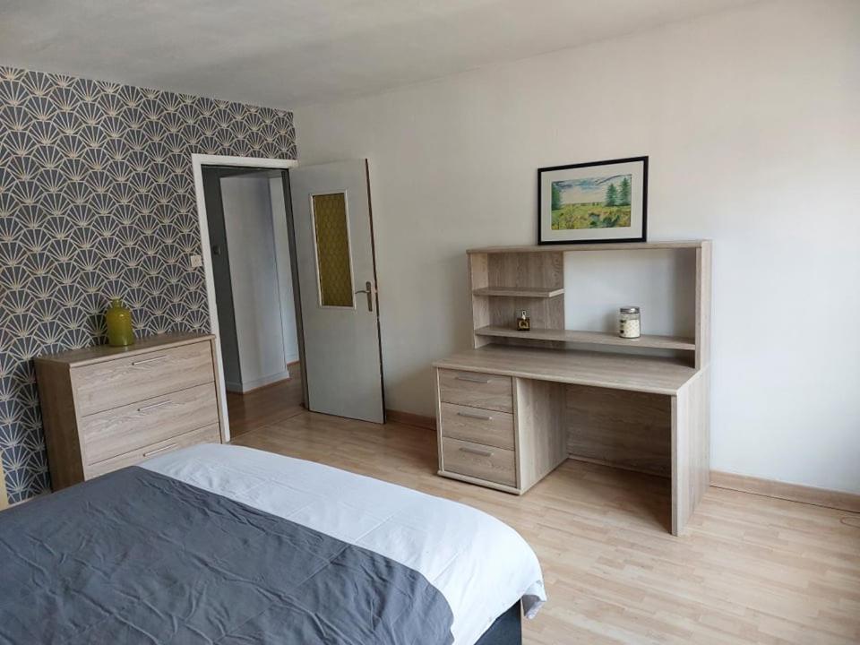 Aux Trois Petits Cochons Apartment Hotton Exterior photo