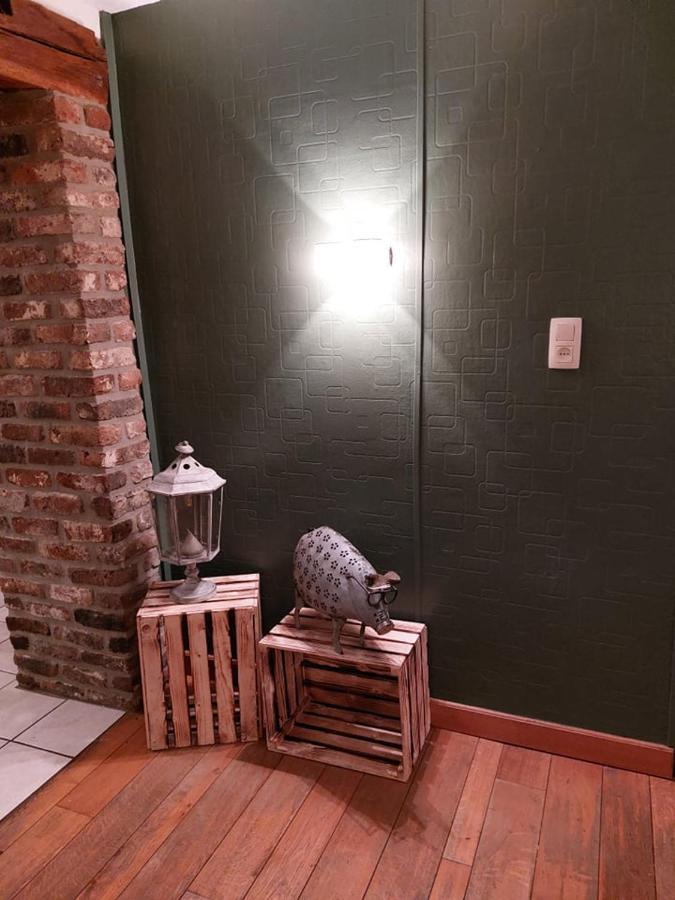 Aux Trois Petits Cochons Apartment Hotton Exterior photo