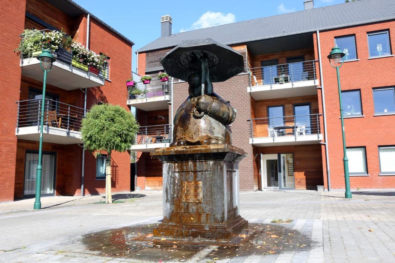 Aux Trois Petits Cochons Apartment Hotton Exterior photo